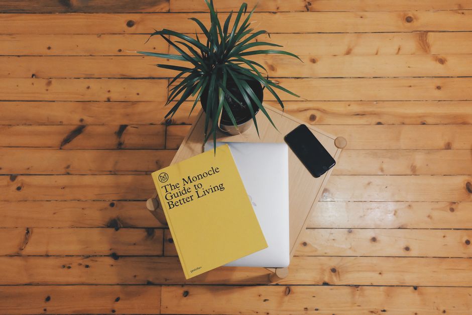 Besser schlafen mit Buch anstatt Smartphone