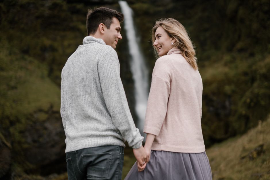 Paar Date Ideen Ausflüge Wasserfall